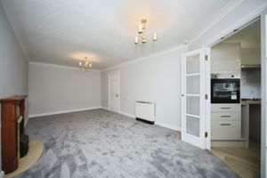 LIVING ROOM- click for photo gallery